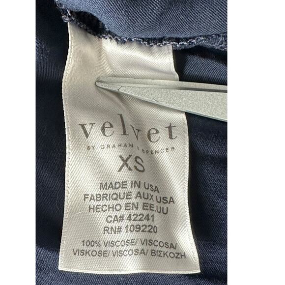 Velvet by Graham & Spencer Top Womens XS Navy Hi Lo V-Neck Casual Minimalist - Picture 7 of 10